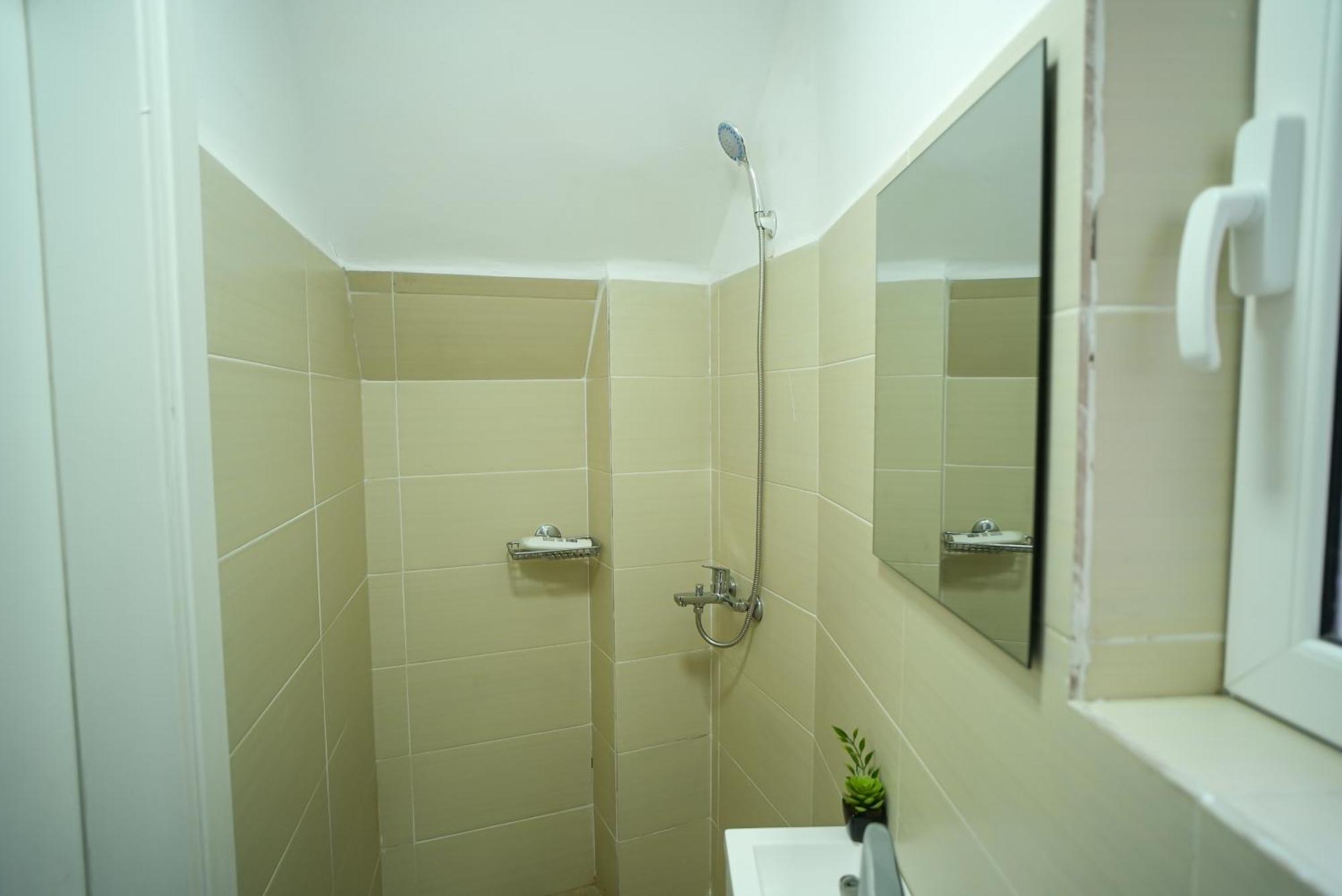 Grandpa House - Studio App.2 Tirana Exterior foto